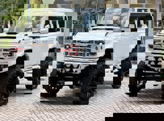 Used 2024 Ford Bronco Badlands image 1