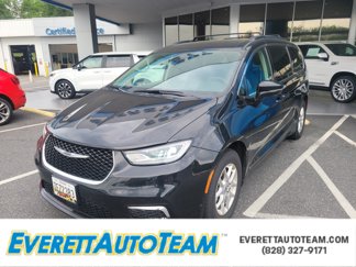 Used 2022 Chrysler Pacifica Touring-L image 1