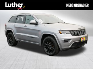 Used 2020 Jeep Grand Cherokee Altitude image 1