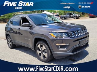 Used 2017 Jeep Compass Latitude image 1