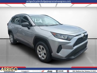 Used 2021 Toyota RAV4 LE image 1