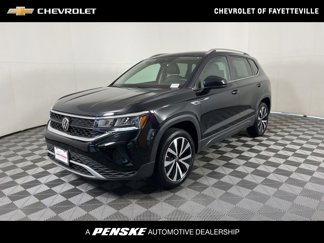 Used 2024 Volkswagen Taos SE image 1