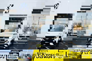 Used 2023 Volkswagen Taos SE image 1