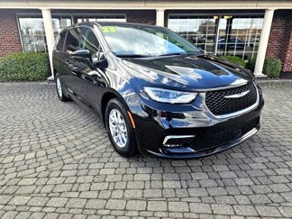 Used 2023 Chrysler Pacifica Touring-L image 1