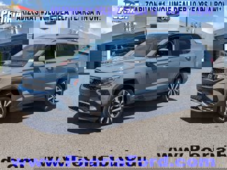 Used 2023 Volkswagen Taos SE image 1