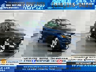 Used 2021 Chevrolet Malibu LT image 1