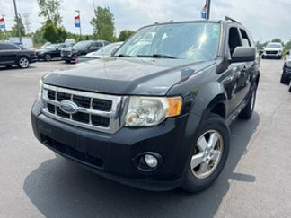 Used 2010 Ford Escape XLT image 1
