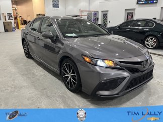 Used 2023 Toyota Camry SE image 1