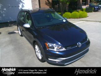 Used 2017 Volkswagen Golf S image 1