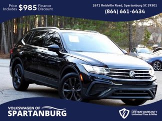 Used 2022 Volkswagen Tiguan SE image 1