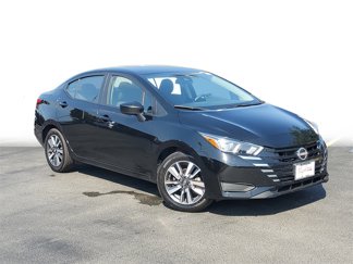 Used 2023 Nissan Versa SV image 1