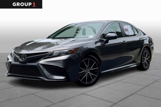 Used 2021 Toyota Camry SE image 1