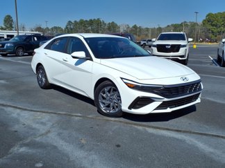Used 2024 Hyundai Elantra SEL image 1