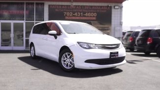 Used 2017 Chrysler Pacifica Touring image 1