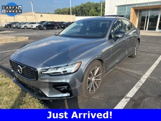 Used 2021 Volvo S60 T5 Momentum w/ Advanced Package image 1