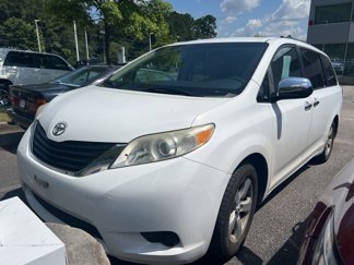 Used 2012 Toyota Sienna LE image 1
