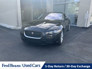 Used 2017 Jaguar XE image 1