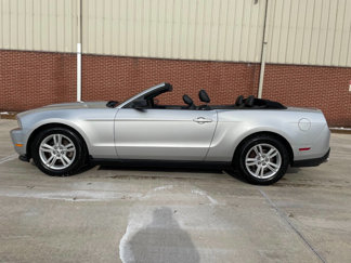 Used 2012 Ford Mustang Premium image 1