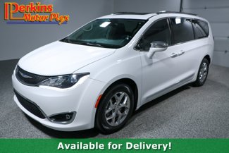 Used 2019 Chrysler Pacifica Limited image 1