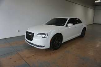 Used 2019 Chrysler 300 S image 1