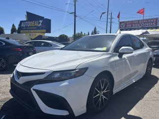 Used 2022 Toyota Camry SE image 1