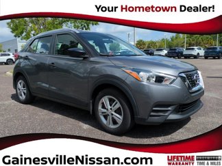 Used 2019 Nissan Kicks S image 1