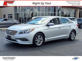 Used 2015 Hyundai Sonata SE image 1