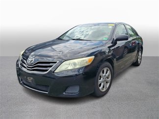 Used 2011 Toyota Camry LE image 1