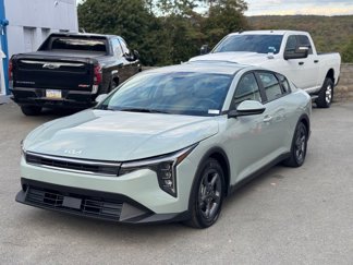 Used 2025 Kia K4 LXS image 1