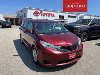 Used 2013 Toyota Sienna LE image 1