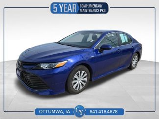 Used 2018 Toyota Camry LE image 1