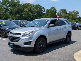 Used 2017 Chevrolet Equinox LS image 1