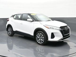 Used 2023 Nissan Kicks SV image 1
