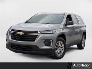 Used 2023 Chevrolet Traverse LS image 1