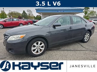 Used 2011 Toyota Camry LE image 1