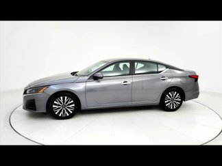 Used 2023 Nissan Altima 2.5 SV image 1