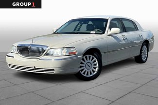 Used 2005 Lincoln Town Car Signature image 1