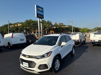 Certified 2022 Chevrolet Trax LT w/ LT Convenience Package image 1