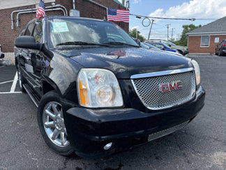 Used 2010 GMC Yukon XL Denali image 1