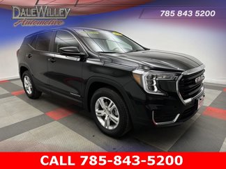 Used 2024 GMC Terrain SLE image 1
