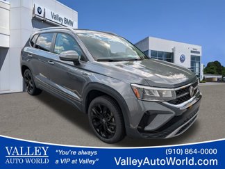 Used 2022 Volkswagen Taos SE w/ Panoramic Sunroof Package image 1