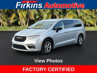 Used 2024 Chrysler Pacifica Limited image 1