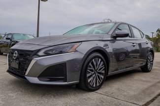 Used 2023 Nissan Altima 2.5 SV image 1