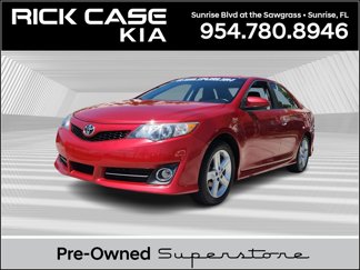 Used 2014 Toyota Camry L image 1
