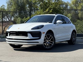 Used 2024 Porsche Macan image 1
