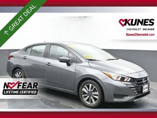 Used 2023 Nissan Versa SV image 1