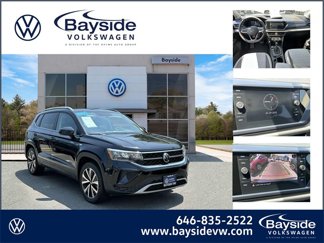 Certified 2022 Volkswagen Taos SE image 1