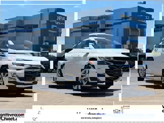 Used 2023 Chevrolet Malibu LT image 1