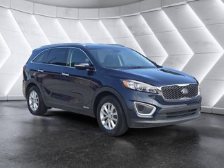 Used 2018 Kia Sorento LX image 1