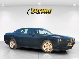Used 2023 Dodge Challenger SXT image 1